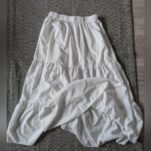 Chic White Maxi Skirt